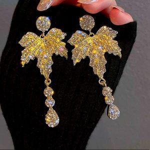 🌟 Luxury Gold Plated Rhinestone Leaves 🍁 Earrings